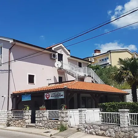 Sevilya كوسترينا